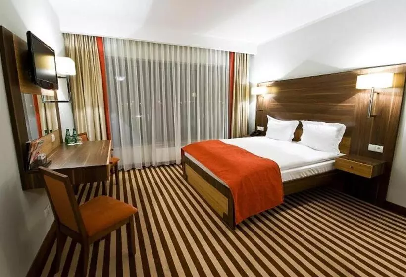 호텔 Poznański A2