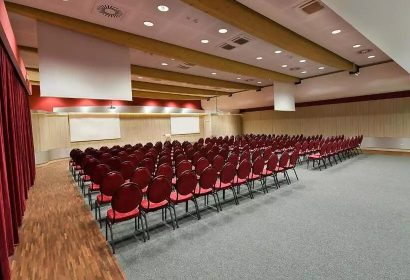 호텔 Poznański A2