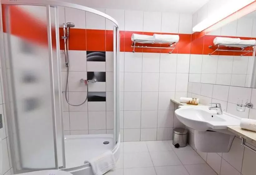 호텔 Poznański A2