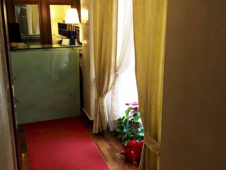 هتل Pretoria  Potenza