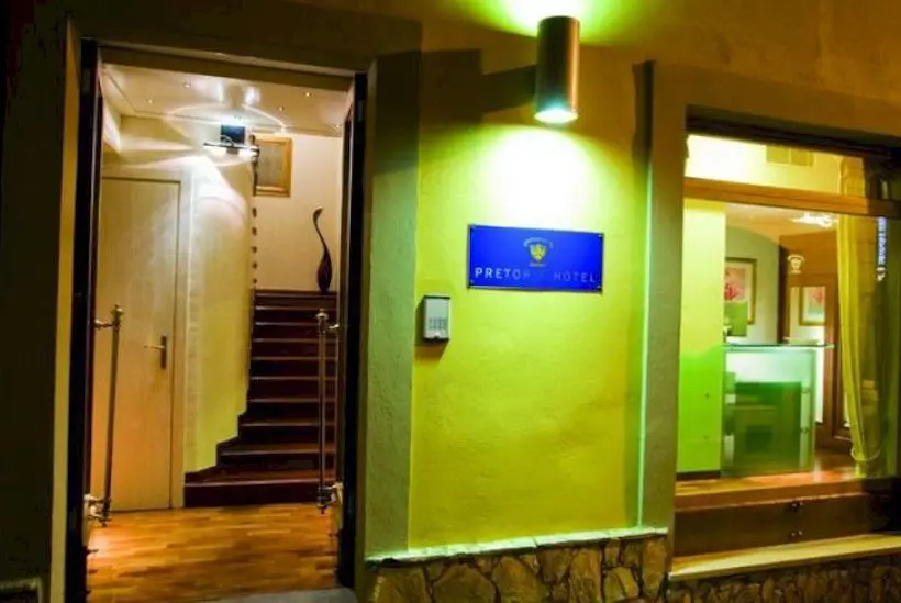 هتل Pretoria  Potenza