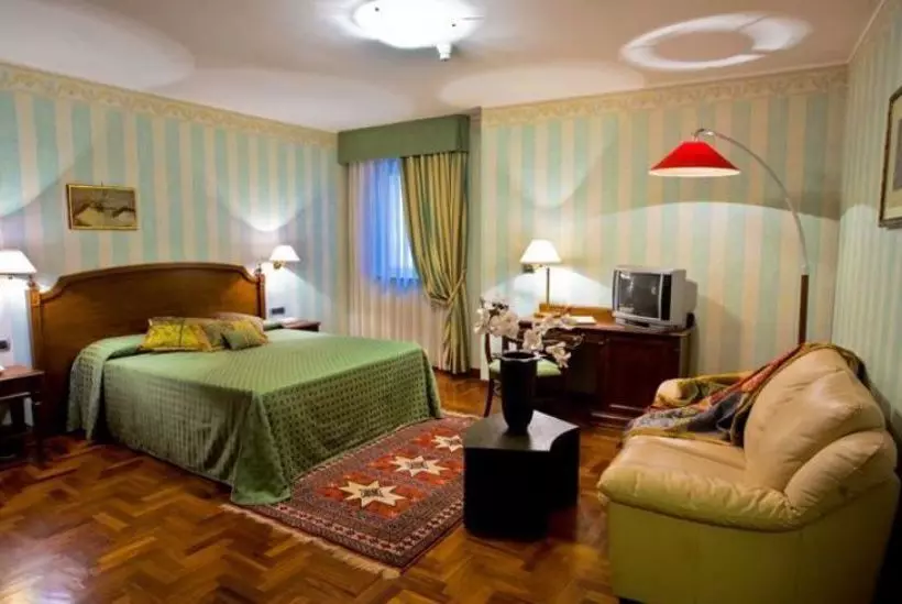 هتل Pretoria  Potenza