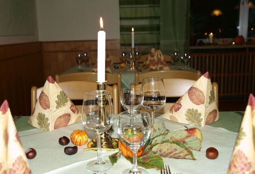 ホテル Restaurant Kastanienhof Lauingen