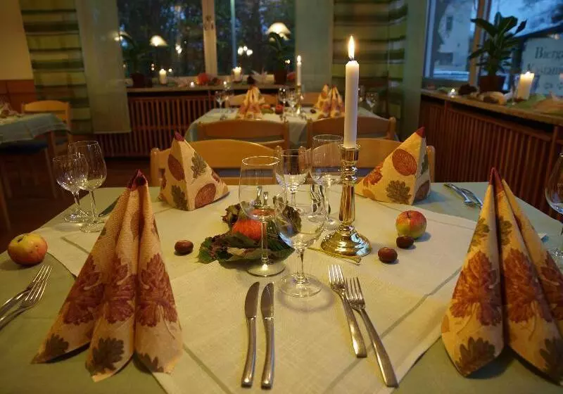 Отель Restaurant Kastanienhof Lauingen