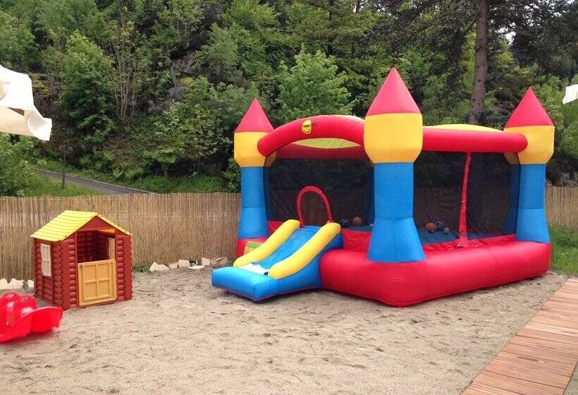 فندق Restaurant Tannenhof