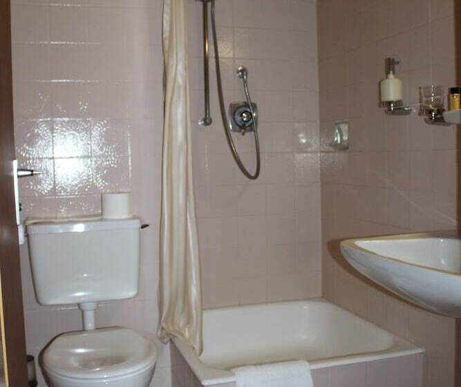 فندق Restaurant Tannenhof