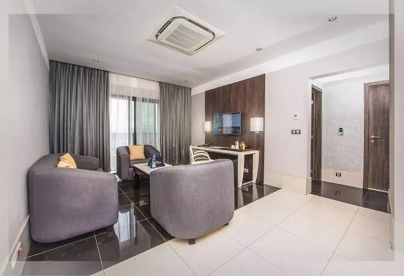 هتل Krystal Palace Douala