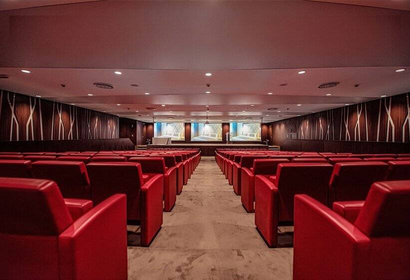 هتل Krystal Palace Douala