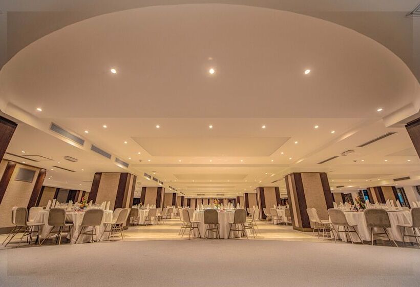 هتل Krystal Palace Douala