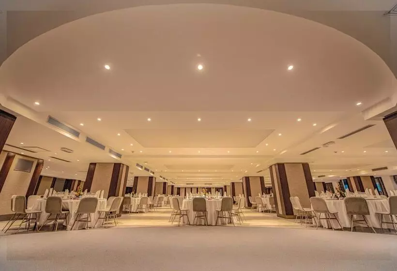 هتل Krystal Palace Douala