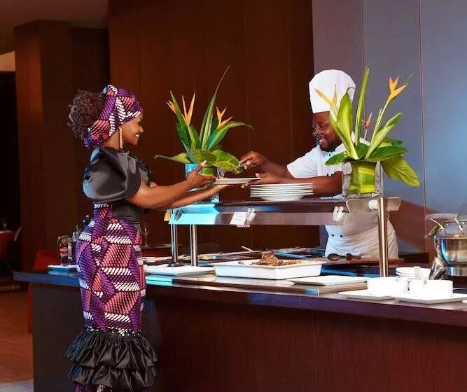 هتل Krystal Palace Douala