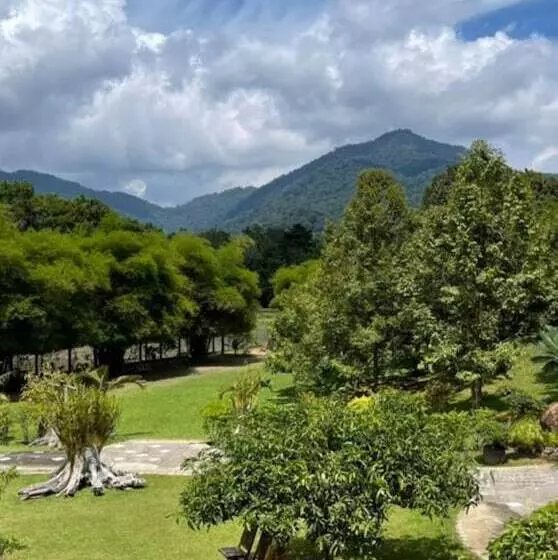 Hotelli Singgahsana Villa