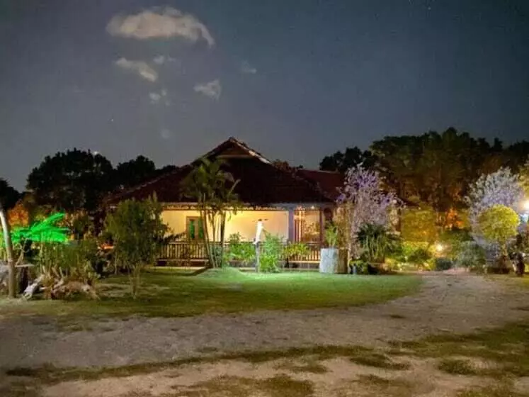 Hotelli Singgahsana Villa