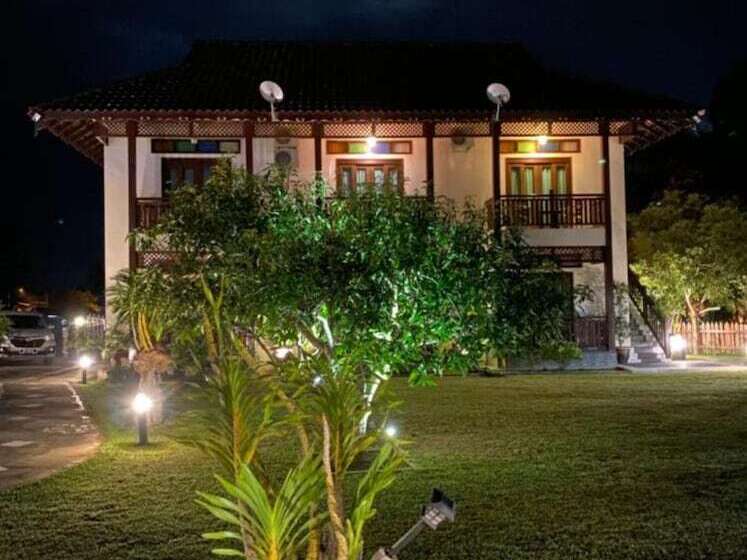 Hotel Singgahsana Villa