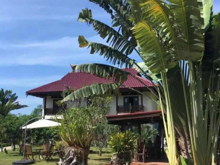 Hotelli Singgahsana Villa