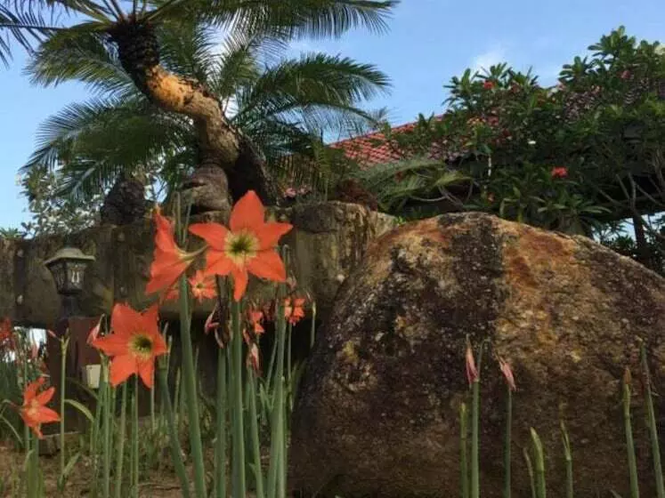 Hotelli Singgahsana Villa