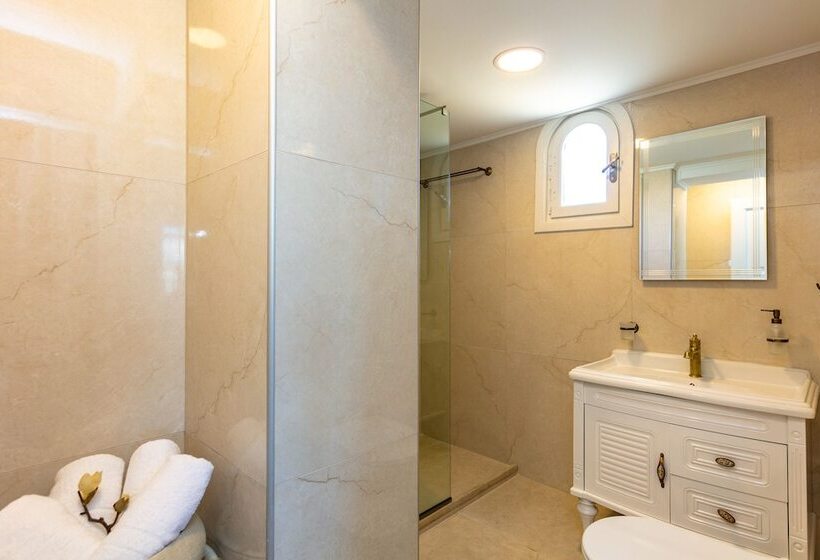 پانسیون Pinelopi Beach Suites