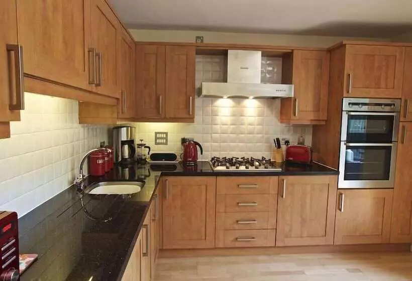 1 Combehaven