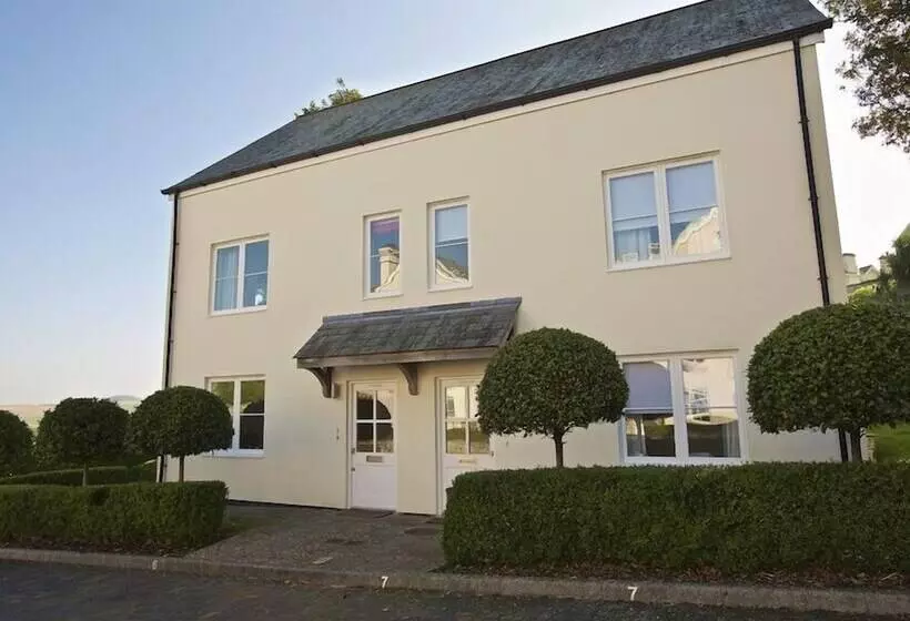 1 Combehaven