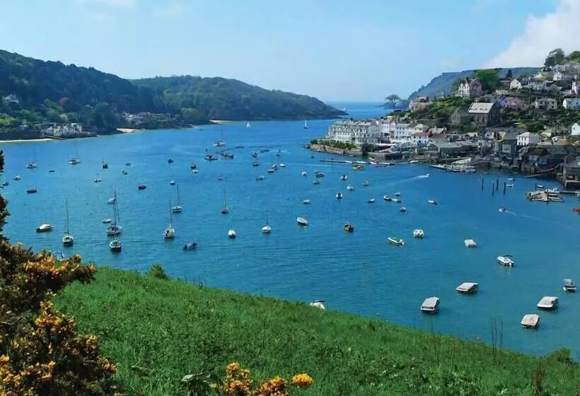 1 Combehaven