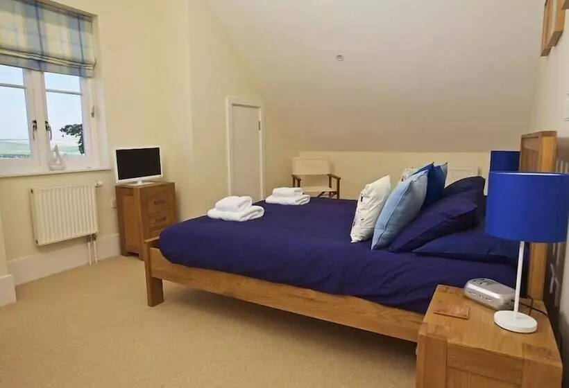 1 Combehaven