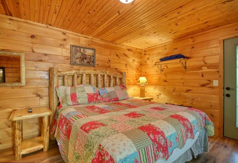 Cottage In The Pines #297