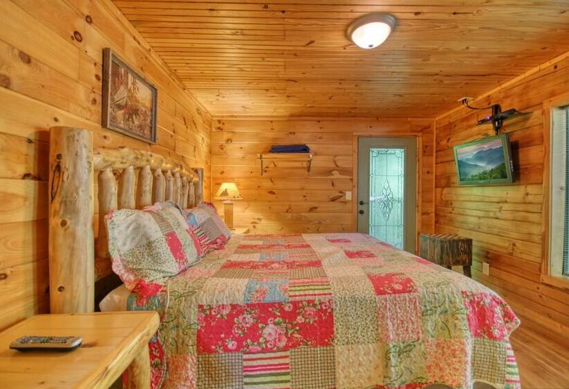 Cottage In The Pines #297