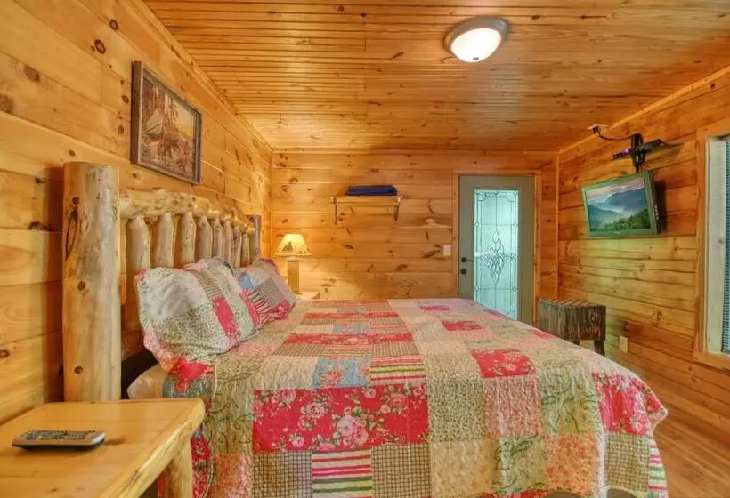 Cottage In The Pines #297