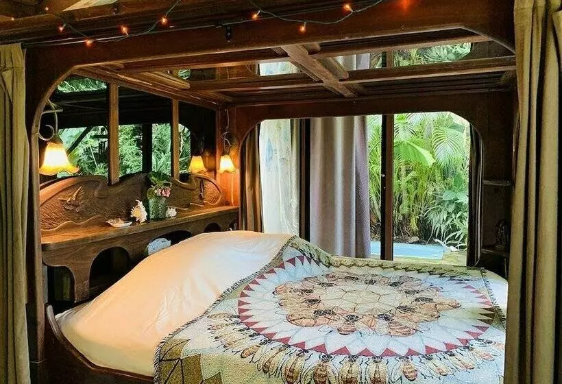 Aamiaismajoitus (B&B) Dragonfly Ranch