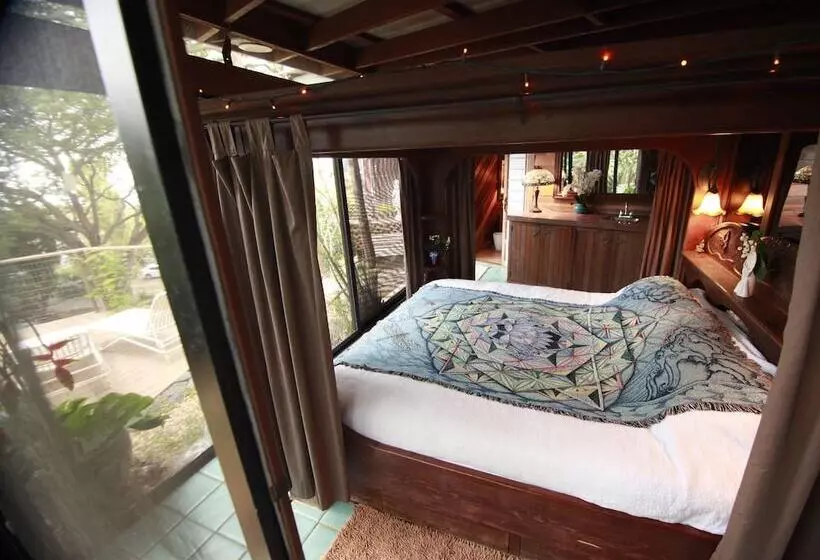 Aamiaismajoitus (B&B) Dragonfly Ranch