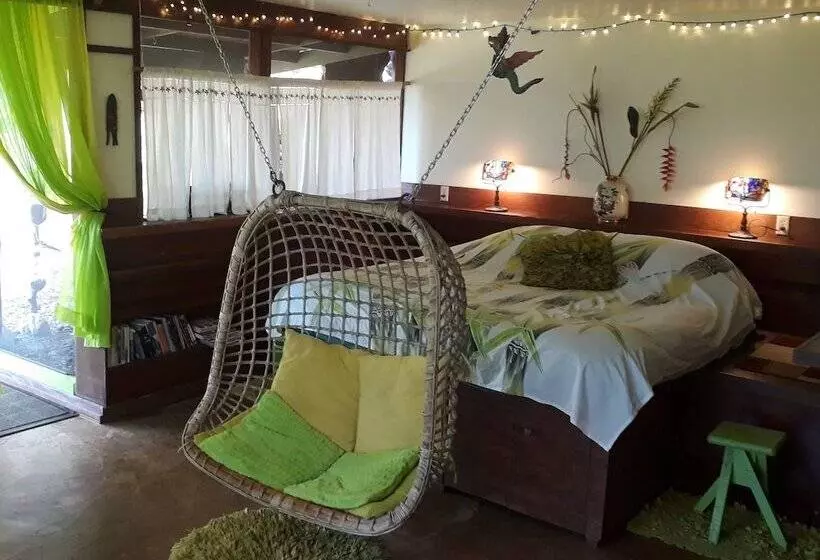 Aamiaismajoitus (B&B) Dragonfly Ranch