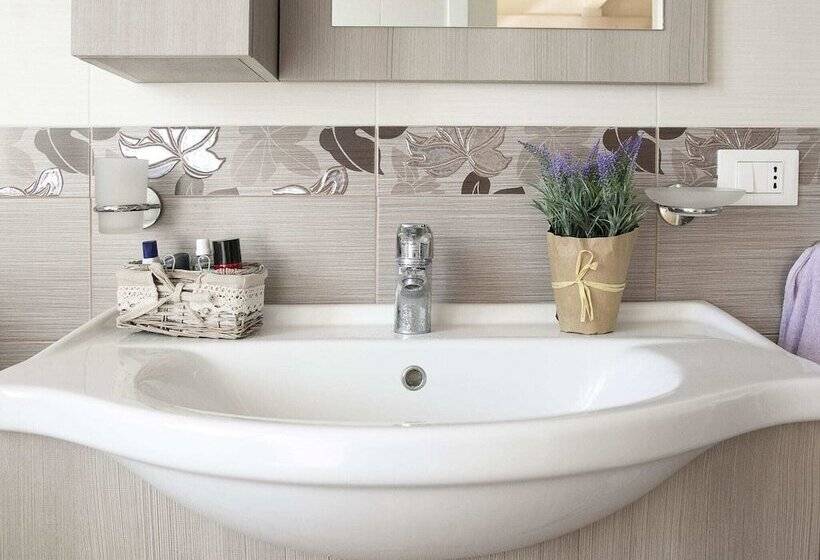 Elegant Detached Trullo With Garden And Terrace Overlooking The Sea!