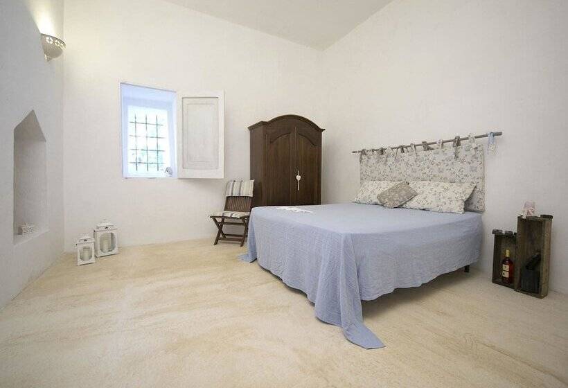 Elegant Detached Trullo With Garden And Terrace Overlooking The Sea!