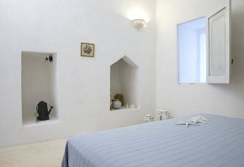 Elegant Detached Trullo With Garden And Terrace Overlooking The Sea!