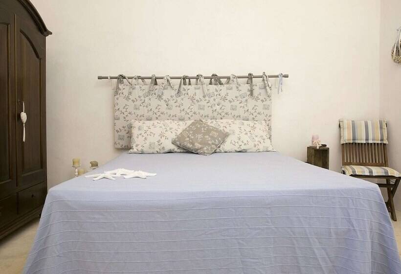 Elegant Detached Trullo With Garden And Terrace Overlooking The Sea!