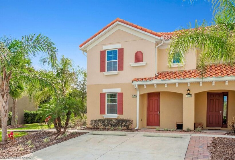 Enjoy The Private View! Roomy Town Home With Pool, 20 Mins From Disney #5st739