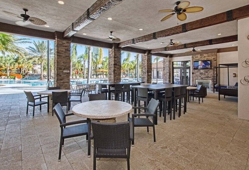 Enjoy The Private View! Roomy Town Home With Pool, 20 Mins From Disney #5st739