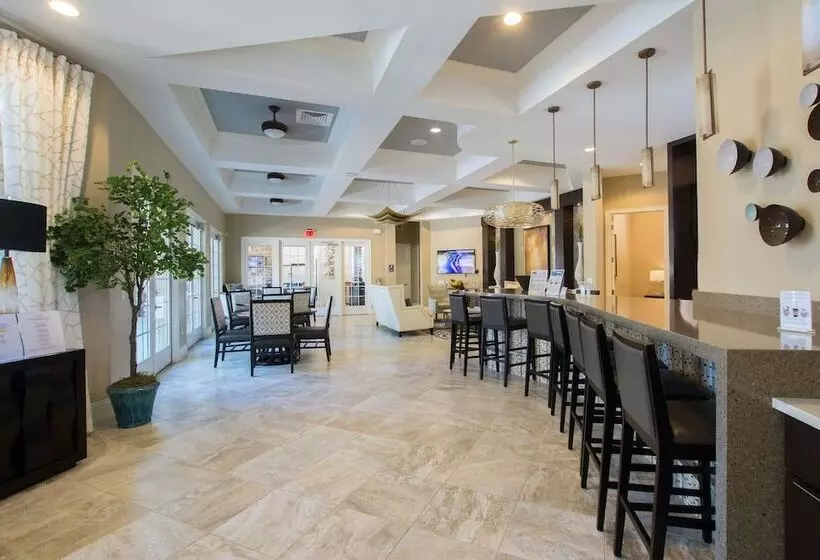 Enjoy The Private View! Roomy Town Home With Pool, 20 Mins From Disney #5st739