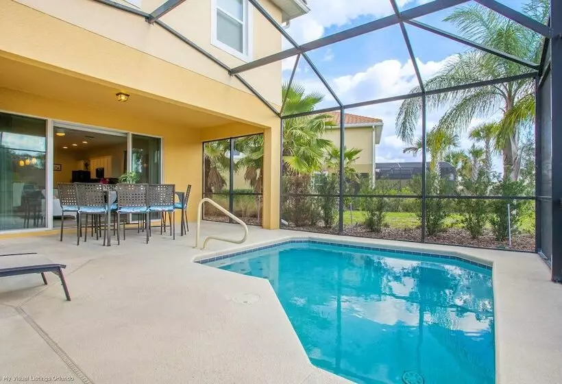 Enjoy The Private View! Roomy Town Home With Pool, 20 Mins From Disney #5st739