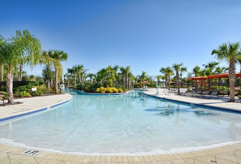 Enjoy The Private View! Roomy Town Home With Pool, 20 Mins From Disney #5st739