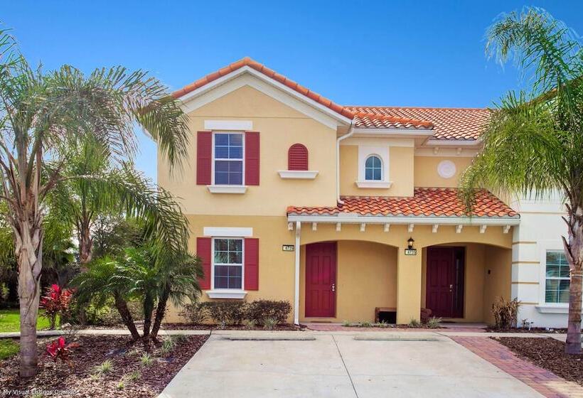 Enjoy The Private View! Roomy Town Home With Pool, 20 Mins From Disney #5st739