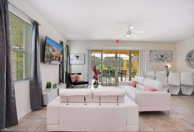 Enjoy The Private View! Roomy Town Home With Pool, 20 Mins From Disney #5st739