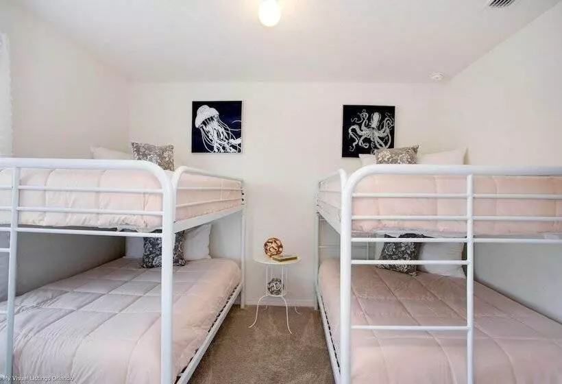 Enjoy The Private View! Roomy Town Home With Pool, 20 Mins From Disney #5st739