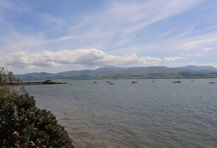 Gadlys House   Beau View