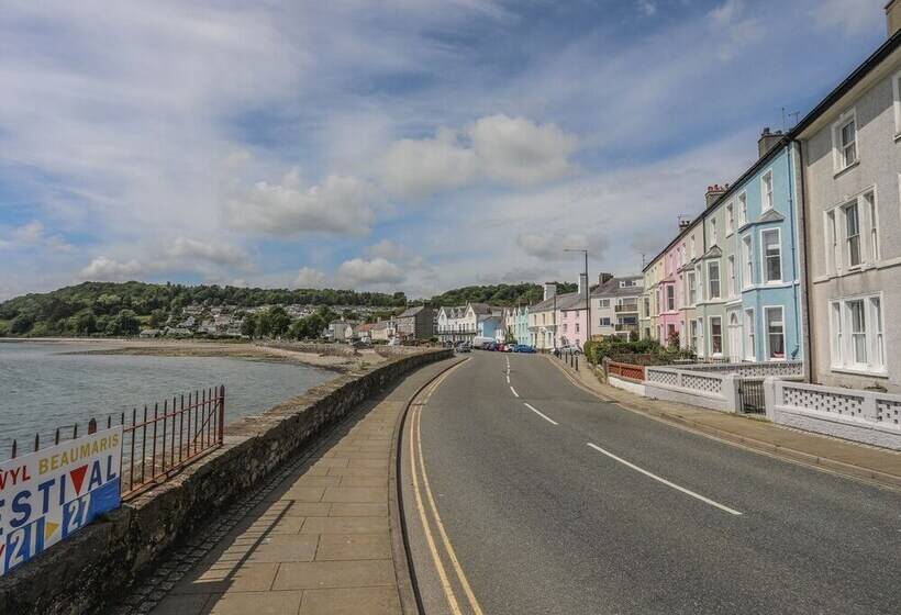 Gadlys House Beau View