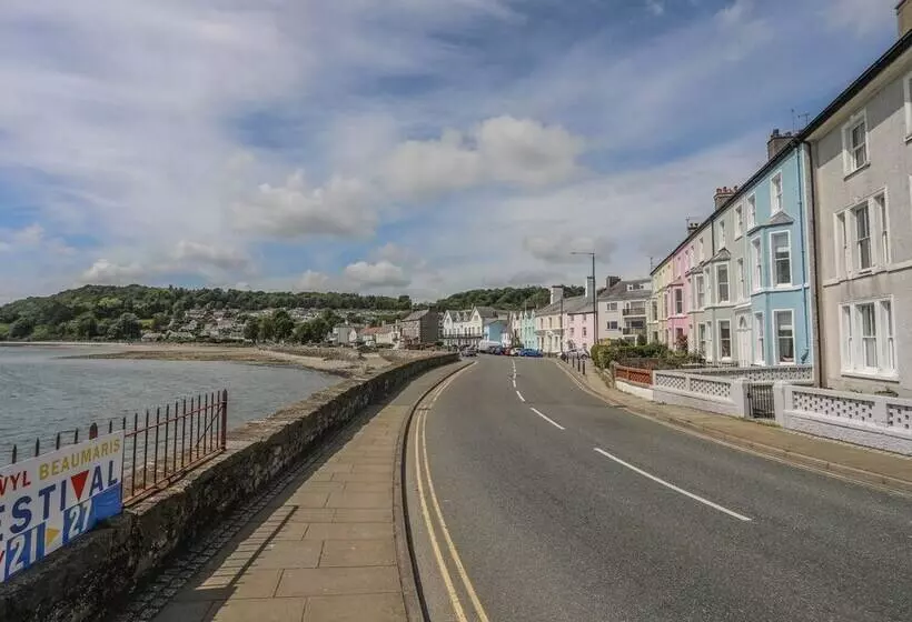 Gadlys House   Beau View