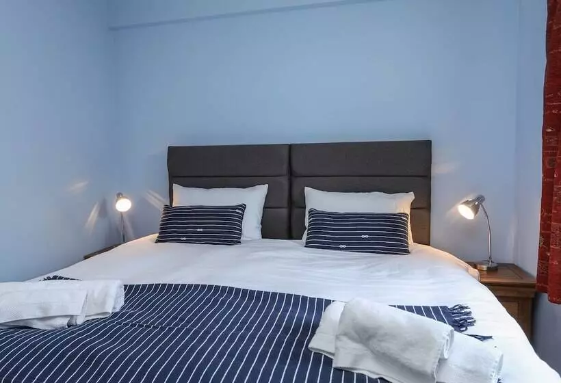 Gadlys House   Beau View