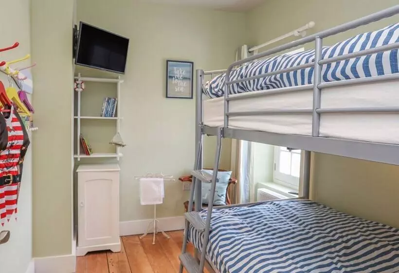 Gadlys House   Beau View