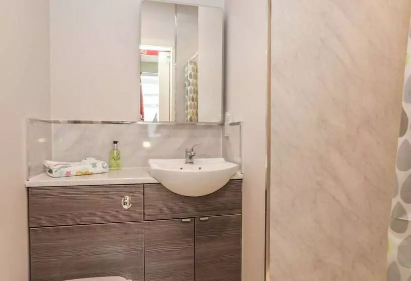 Gadlys House   Beau View