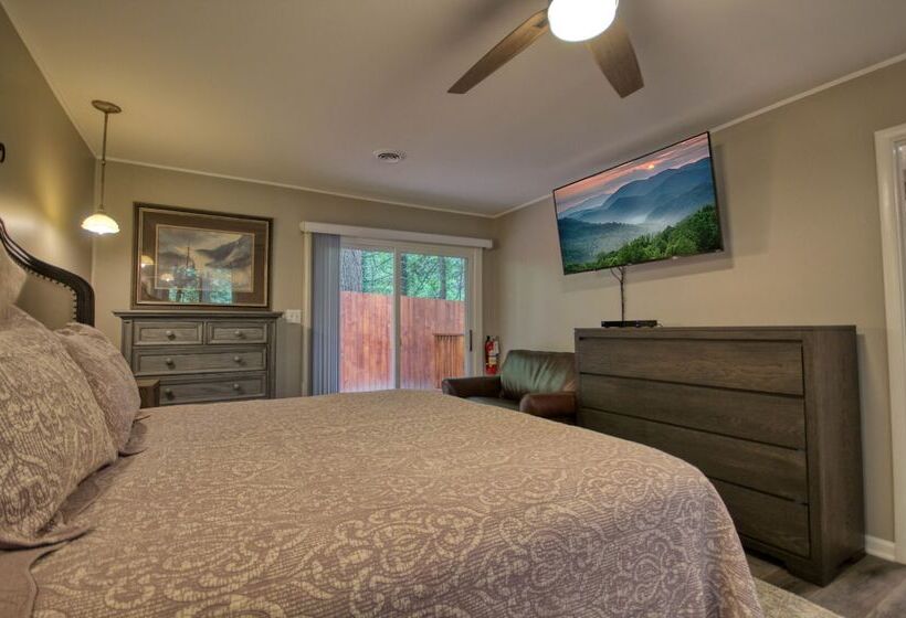 Gatlinburg   Barbara S Song #4125